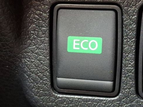 Used 2017 Nissan Sentra SV image 24