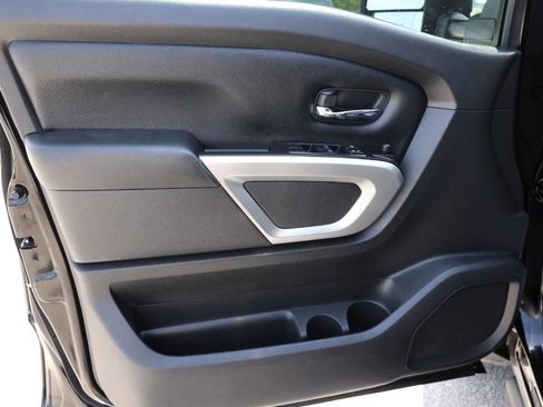 Used 2024 Nissan Titan SV w/ SV Utility Package image 12
