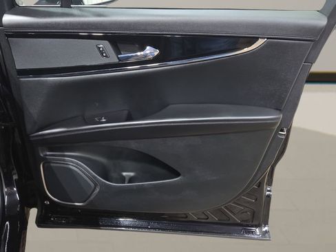 Used 2023 Lincoln Nautilus AWD image 30