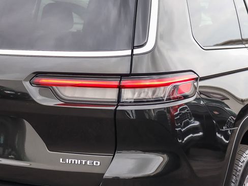 Used 2022 Jeep Grand Cherokee L Limited AWD/4WD image 6