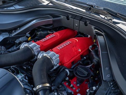 Used 2022 Ferrari Roma RWD image 27