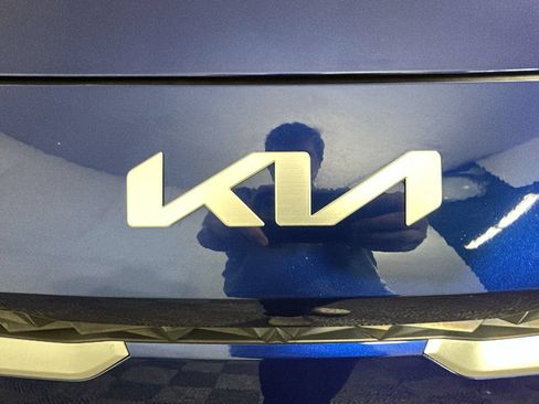 Used 2022 Kia Forte LXS FWD image 9