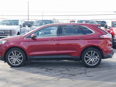 Used 2019 Ford Edge Titanium w/ Equipment Group 301A image 9