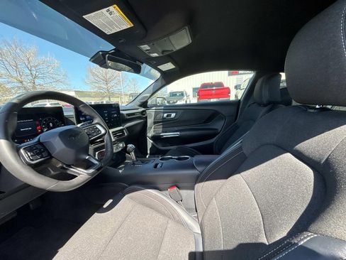 Used 2024 Ford Mustang EcoBoost image 9