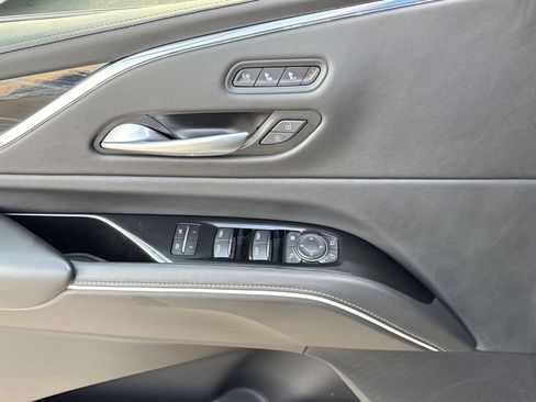 Used 2024 Cadillac Escalade ESV Sport RWD image 15