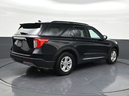 Used 2024 Ford Explorer XLT w/ Equipment Group 202A RWD image 5
