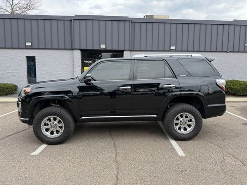 Used 2015 Toyota 4Runner Limited AWD/4WD image 15