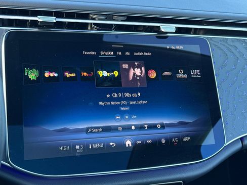 Certified 2025 Mercedes-Benz E 350 4MATIC Sedan image 17