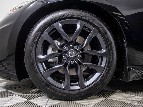 Used 2018 Nissan 370Z Touring RWD image 39