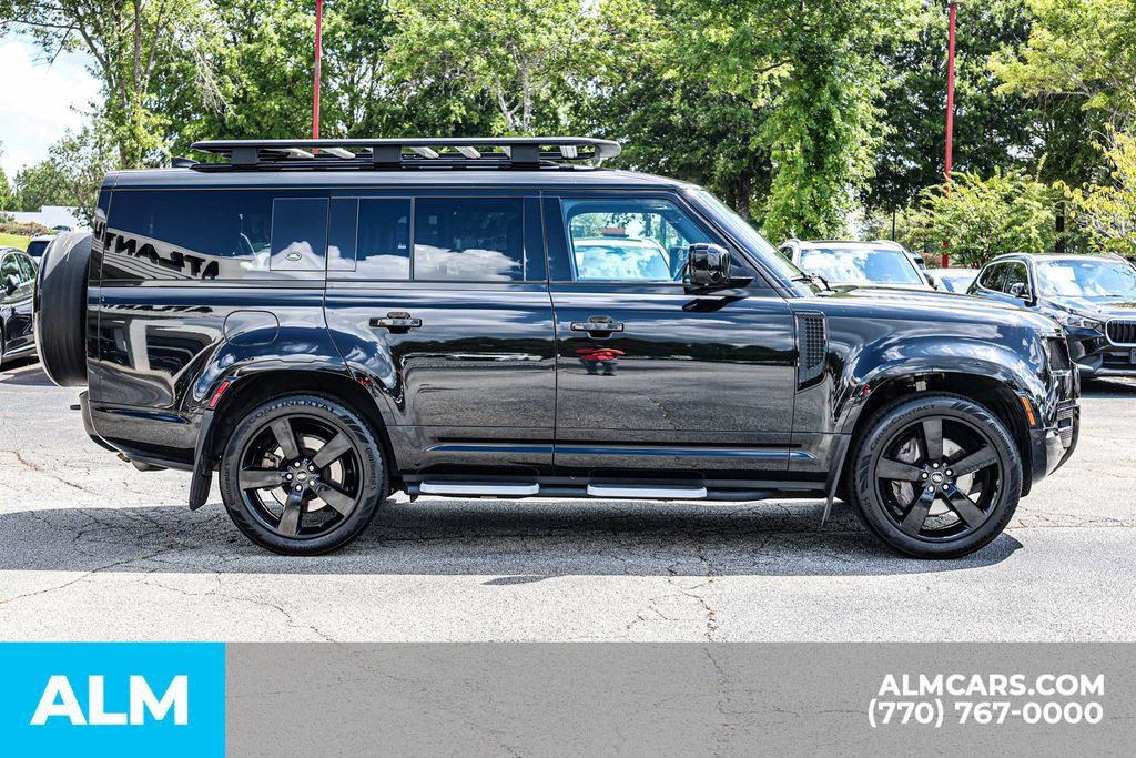 Used 2023 Land Rover Defender 130 X-Dynamic SE AWD/4WD image 9