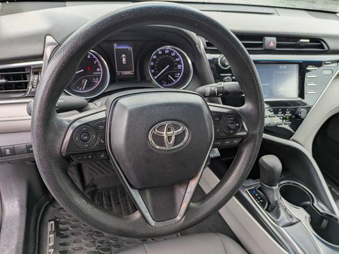Used 2018 Toyota Camry LE FWD image 9
