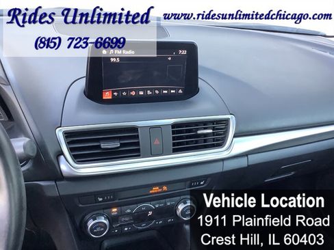 Used 2018 MAZDA MAZDA3 Touring FWD image 21