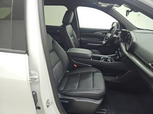 Used 2025 Chevrolet Traverse LT AWD/4WD image 20