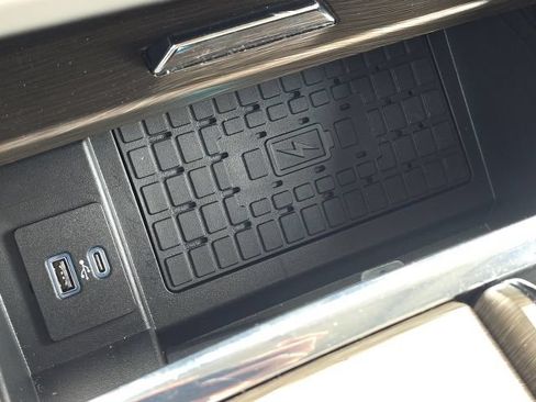 Used 2022 Ford Expedition Limited AWD/4WD image 39