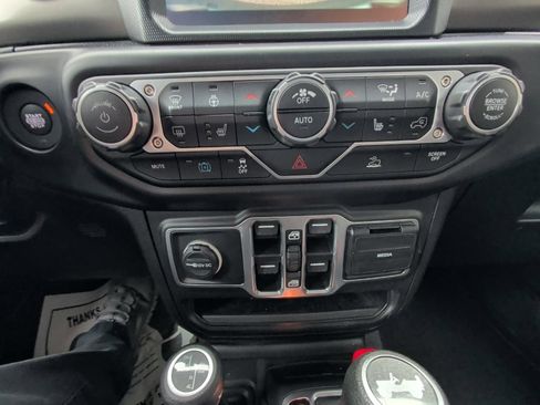 Used 2023 Jeep Wrangler Unlimited w/ Cold Weather Group AWD/4WD image 22