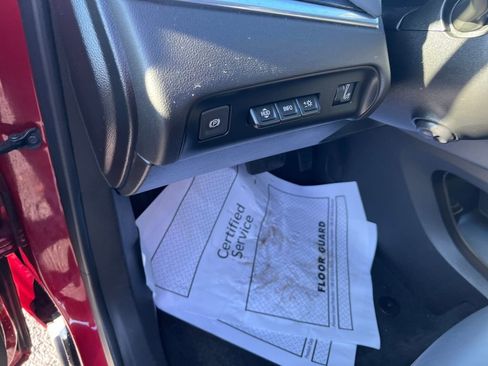 Used 2024 Buick Enclave Premium image 13