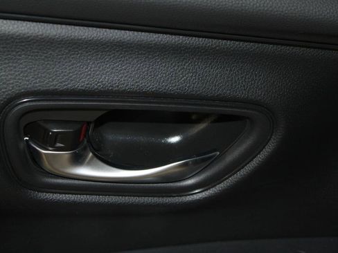 Certified 2025 Honda HR-V EX-L image 9