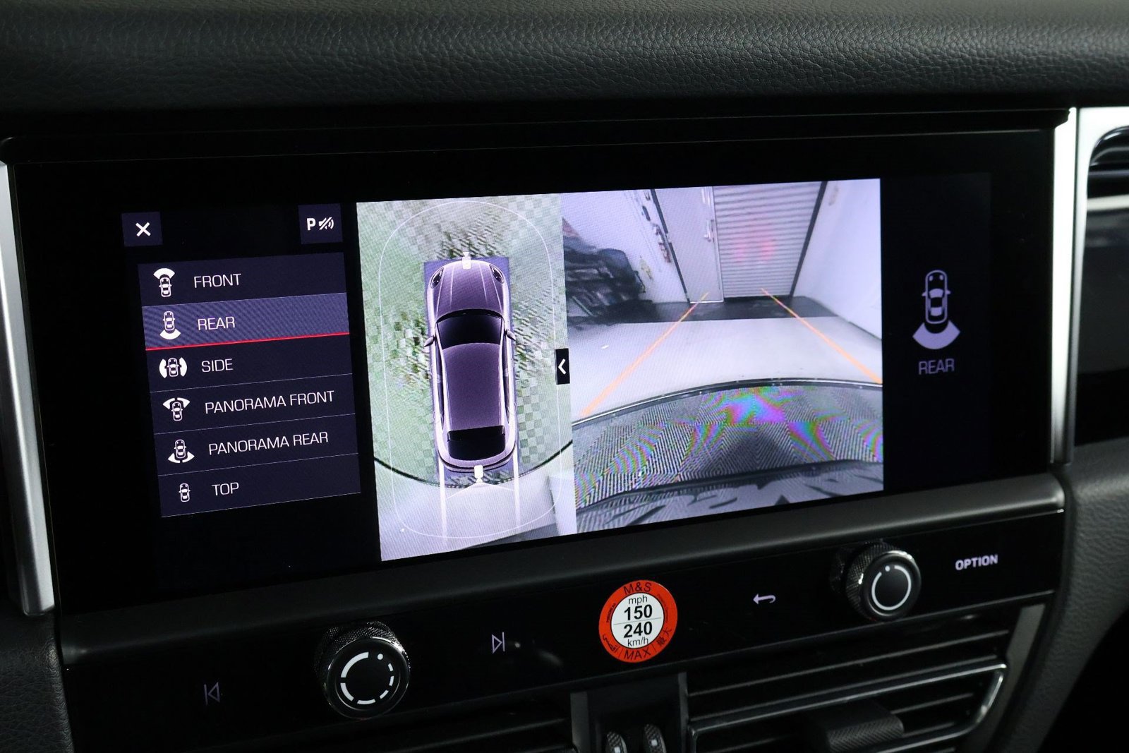 Certified 2023 Porsche Macan AWD/4WD image 17