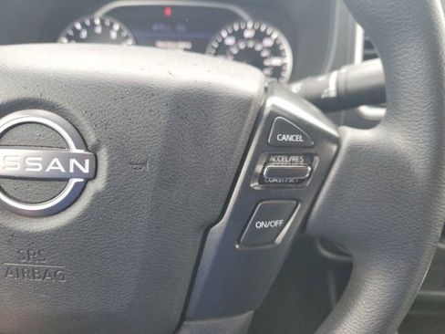 Used 2023 Nissan Frontier SV image 12