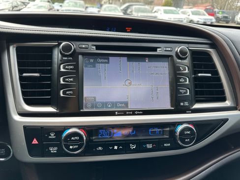 Used 2016 Toyota Highlander XLE image 32