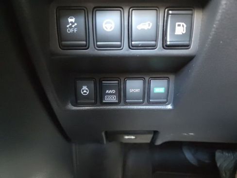 Used 2020 Nissan Rogue SL AWD/4WD image 10