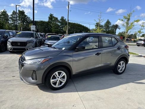 Used 2024 Nissan Kicks S FWD image 3