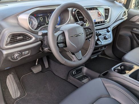 New 2026 Chrysler Pacifica Select w/ S Appearance Package image 19