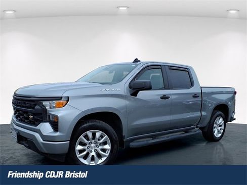 Used 2024 Chevrolet Silverado 1500 Custom image 1