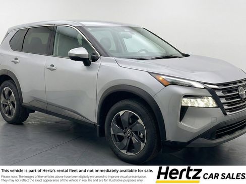 Used 2025 Nissan Rogue SV image 1