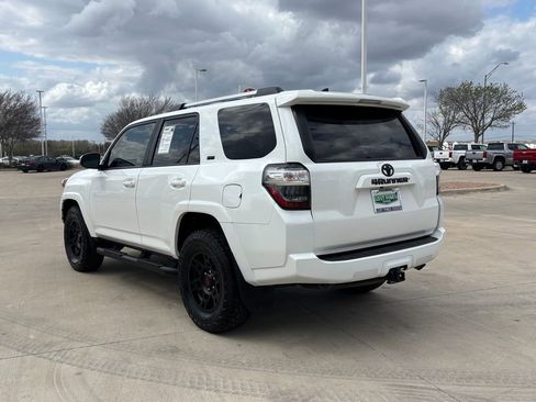 Used 2020 Toyota 4Runner SR5 image 3