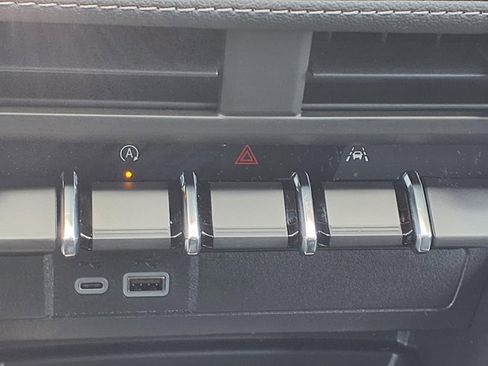 New 2025 Chevrolet Colorado LT w/ LT Convenience Package image 11