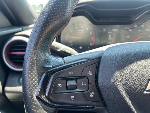 Used 2024 Chevrolet Trax RS w/ Sunroof Package FWD image 17