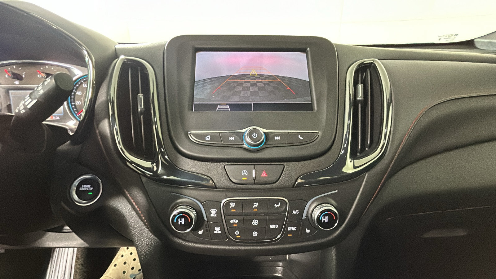Used 2024 Chevrolet Equinox RS AWD/4WD image 28