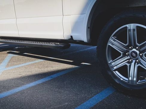 Used 2019 Ford F150 XLT w/ Equipment Group 302A Luxury AWD/4WD image 9