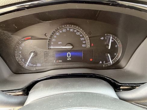 Used 2018 Cadillac XT5 Luxury w/ Driver Awareness Package image 24