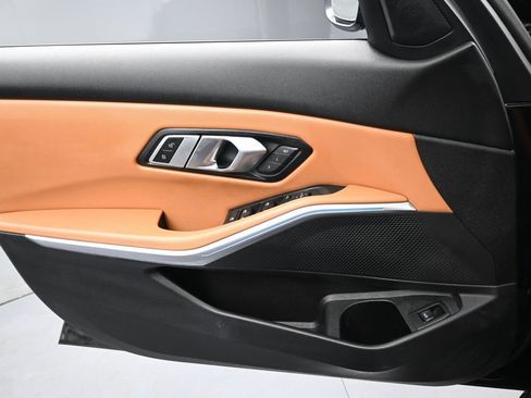 Used 2023 BMW 330i xDrive Sedan w/ Premium Package image 25