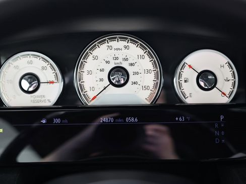 Used 2016 Rolls-Royce Wraith image 22