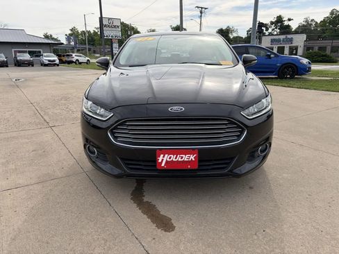 Used 2014 Ford Fusion SE w/ Equipment Group 202A FWD image 2