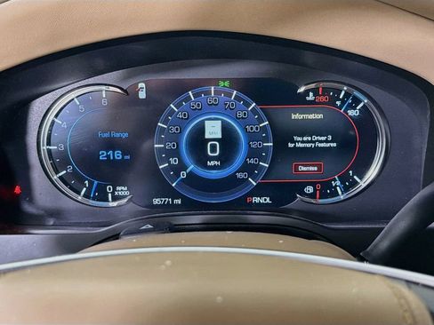 Used 2019 Cadillac Escalade Platinum AWD/4WD image 14
