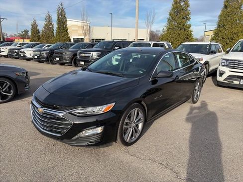 Used 2024 Chevrolet Malibu LT FWD image 2