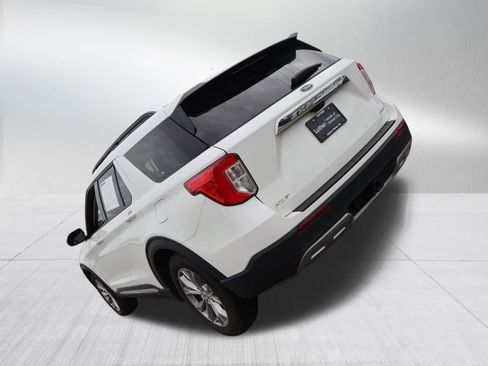 Used 2023 Ford Explorer XLT w/ Equipment Group 202A AWD/4WD image 5