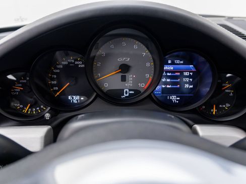 Certified 2015 Porsche 911 GT3 w/ Sound Package Plus RWD image 29