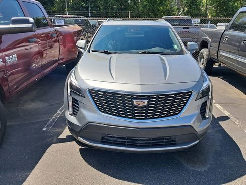 Used 2023 Cadillac XT4 Premium Luxury w/ Cold Weather Package AWD/4WD image 5