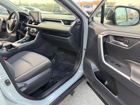 Used 2019 Toyota RAV4 XLE AWD/4WD image 12