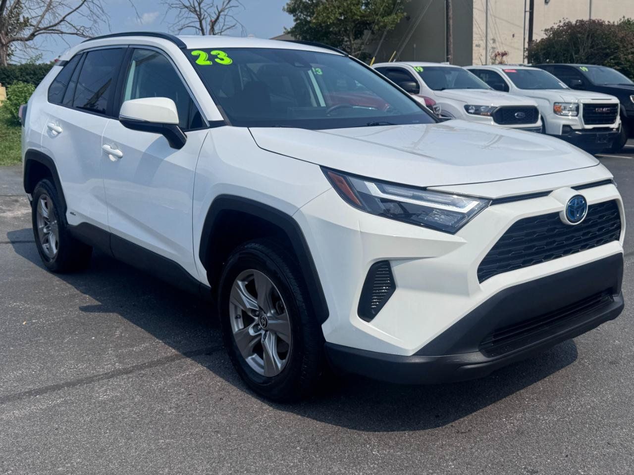 Used 2023 Toyota RAV4 LE AWD/4WD image 1