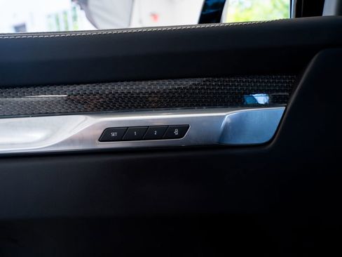 Used 2025 Cadillac Escalade V image 25