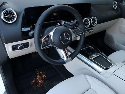 New 2026 Mercedes-Benz GLA 250 4MATIC image 4