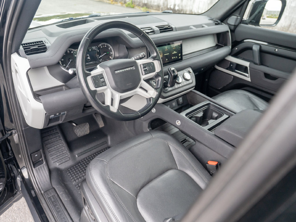 Used 2023 Land Rover Defender 110 SE AWD/4WD image 13