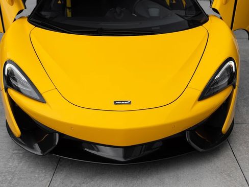 Used 2019 McLaren 570S Spider RWD image 6