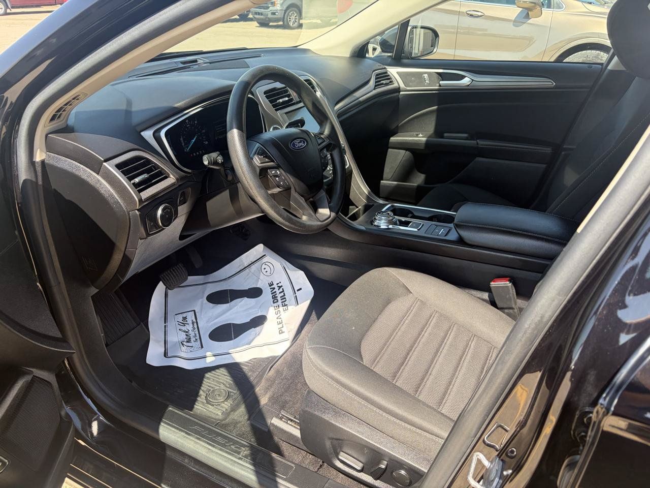 Used 2020 Ford Fusion SE FWD image 7
